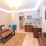 Parlament View Deluxe Apartment